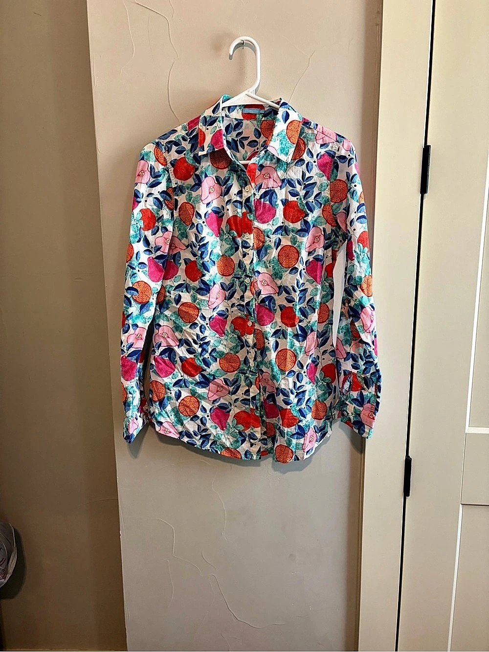 J.McLaughlin Floral Button Down Shirt in 100% cotton